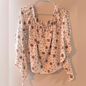 Floral print Off the shoulder, split sleeve top